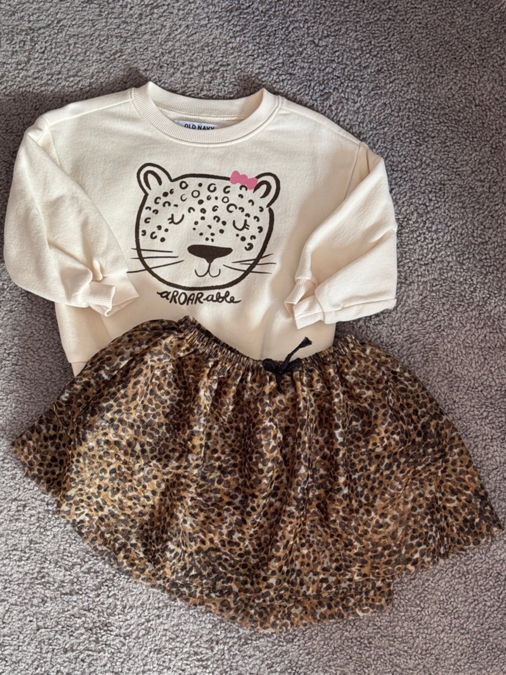 Old Navy Leopard Face Sweatshirt w/Leopard Print Skirt - 18-24 Mths (Like NEW)